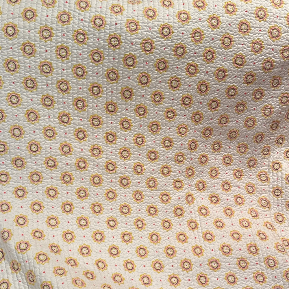 Vibrant Yellow Floral Quilt and 2 Pillow Shams - Picture 5 of 5